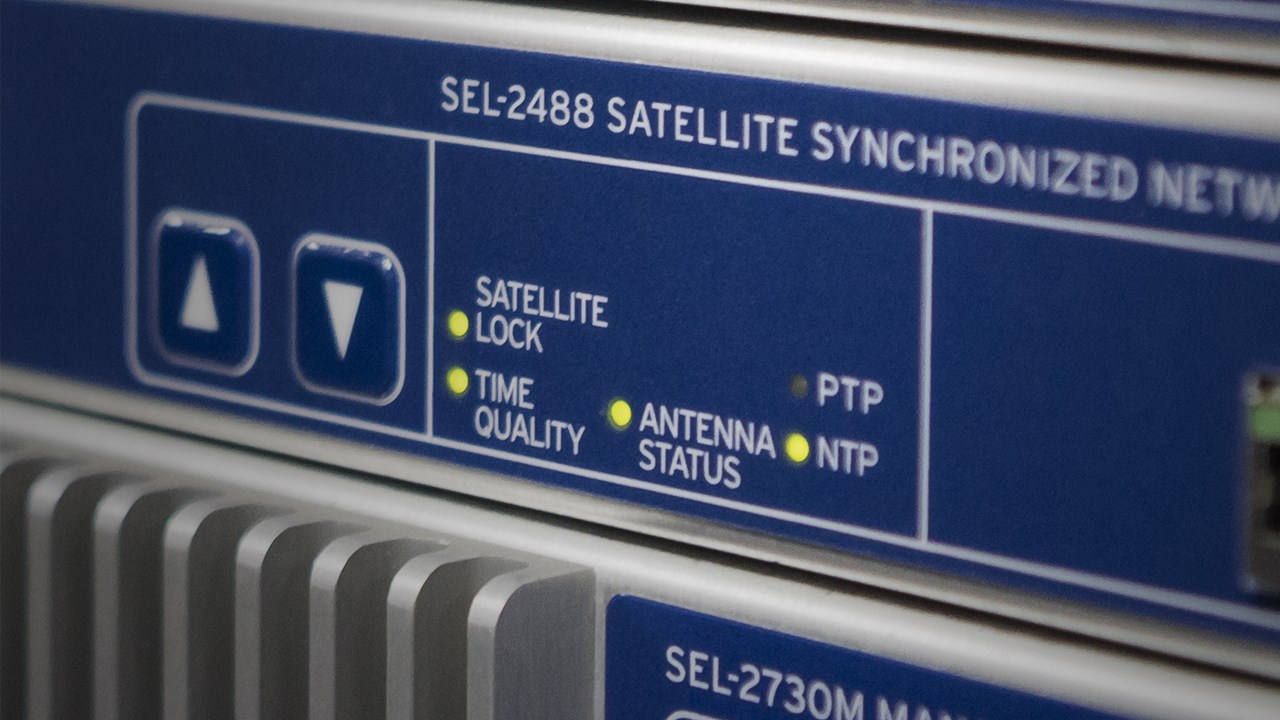 SEL-2488 Satellite-Synchronized Network Clock | Schweitzer Engineering Laboratories